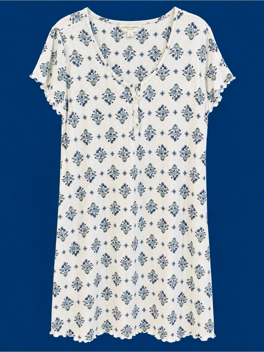 Laura Ashley Cottagecore White Blue Floral Print Nightgown Size 1X 🦋🩵🦋